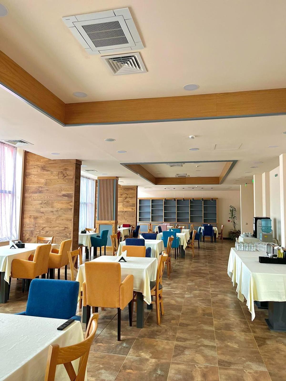 City Plaza Ботевград Екстериор снимка